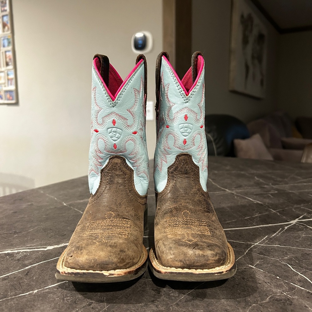 ARIAT Brown and Blue Western Boots with Pink Accents